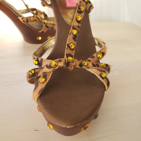 SOLD Betsey Johnson T Strap Calf Hair Leopard Pump with Rhinestones and Wood 5.5 - Picture 10 of 13